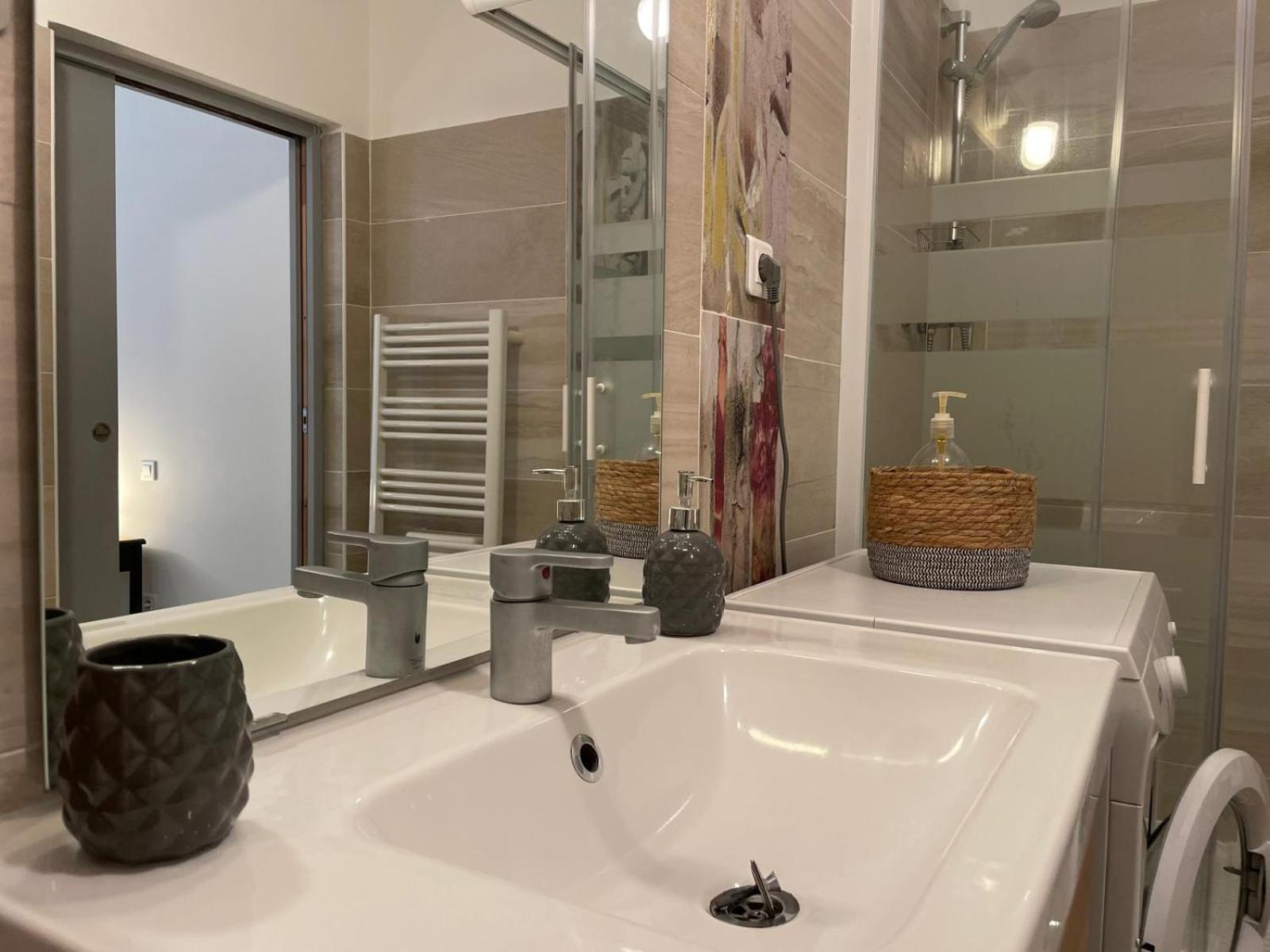 Joli Appartement Hypercentre T2, Classe Meuble De Tourisme 3 Avec Parking Gratuit ベジエ エクステリア 写真